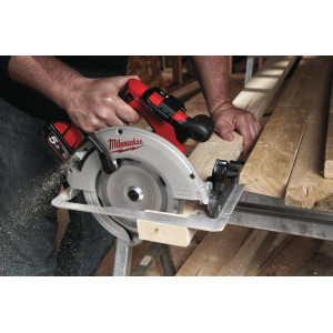 Пила дискова ручна аккумуляторна MILWAUKEE, M18 BLCS66-502X, діаметр 165мм (зарядний пристрій M12-18 FC, 2 акумулятори M18 B5 5А