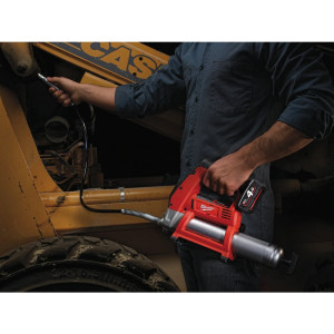 Шприц для змащування акумуляторний MILWAUKEE, M12 GG-401B (зарядний пристрій, 1 акумулятор М12 В4 4Ач, алюмінієва туба, сумка)