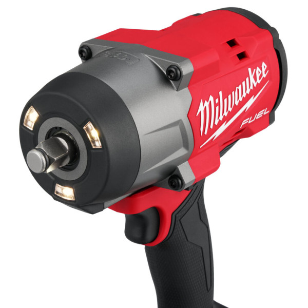 Гайковерт акумуляторний 1/2" MILWAUKEE, M18 FHIW2F12-502X, 2034Нм, (зарядний пристрій M12-18FC, 2 акумулятори М18 В5 5Аг, HDкейс