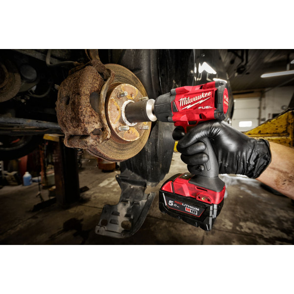 Гайковерт акумуляторний безщітковий 1/2'' MILWAUKEE, M18 FMTIW2F12-0, 881Нм, з кільцем (каркас, кліпса для реміня, картонне паку