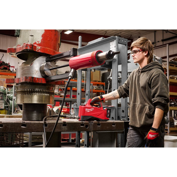 Насос гідравлічний акумуляторний MILWAUKEE, M18 HMP700-501 (зарядний пристрій М12-18 FC, 1 акумулятор М18 В5 5Аг)