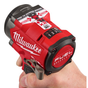 Гайковерт акумуляторний безщітковий 3/8'' MILWAUKEE, M12 FCIWF38G3-502X, 745Нм, з кільцем (зарядний пристрій С12 С, 2 акумулятор
