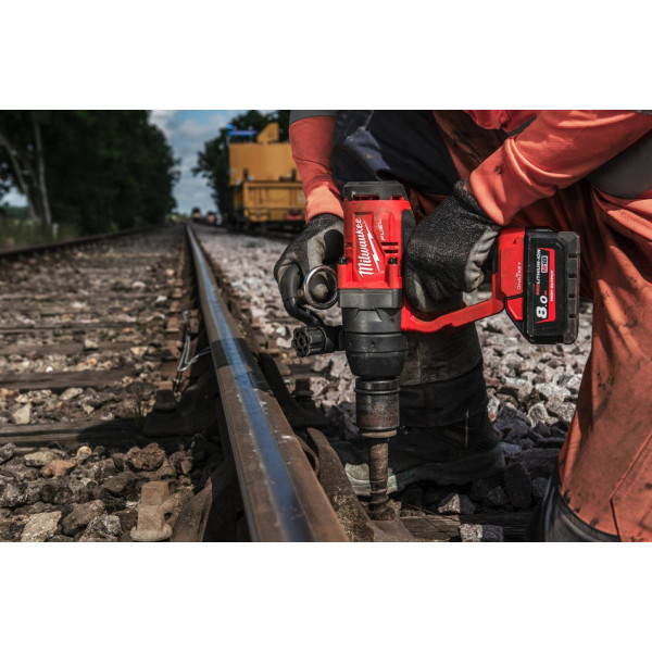 Гайковерт акумуляторний безщітковий 1'' MILWAUKEE, M18 ONEFHIWF1-802X, 2400Нм (зарядний пристрій M12-18 FC, 2 акумулятори M18 FB