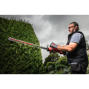 Кущоріз акумуляторний безщітковий MILWAUKEE, M18 FHET60G2-802, лезо 60см (зарядний пристрій M12-18 FC, 2 акумулятори М18 FВ8 8Аг