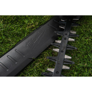 Кущоріз акумуляторний безщітковий MILWAUKEE, M18 FHET60G2-802, лезо 60см (зарядний пристрій M12-18 FC, 2 акумулятори М18 FВ8 8Аг