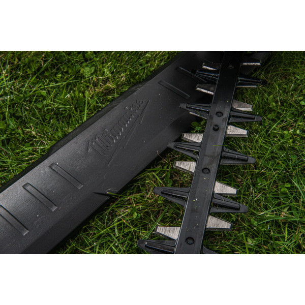 Кущоріз акумуляторний безщітковий MILWAUKEE, M18 FHET60G2-802, лезо 60см (зарядний пристрій M12-18 FC, 2 акумулятори М18 FВ8 8Аг Кущоріз акумуляторний безщітковий MILWAUKEE, M18 FHET60G2-802, лезо 60см (зарядний пристрій M12-18 FC, 2 акумулятори М18 FВ8 8Аг