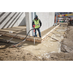Насос для перекачки води акумуляторний MILWAUKEE, M18 BLSWP-801 (зарядний пристрій M12-18 FC. 1 акумулятор M18 FB8 8Аг)