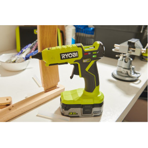 Пістолет клейовий RYOBI RGL18-0 акумуляторний ONE+18В (без АКБ та ЗУ) (5133005002)