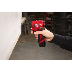 Шуруповерт ударний акумуляторний безщітковий 1/4'' HEX MILWAUKEE, M12 BLIDRC-0, 124Нм (каркас, кліпса для ременя, картонне пакув