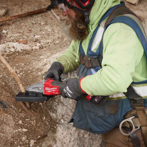 Різак арматури акумуляторний безщітковий MILWAUKEE, M18 FRBCO32-0X (каркас, диск, антивібраційна рукоять, HDкейс) Різак арматури акумуляторний безщітковий MILWAUKEE, M18 FRBCO32-0X (каркас, диск, антивібраційна рукоять, HDкейс)