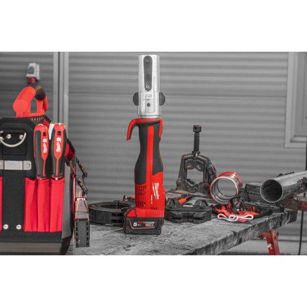 Обтискач гідравлічний акумуляторний для труб MILWAUKEE, M18 BLHPTXL-502C XL (зарядний пристрій M12-18 FC, 2 акумулятори М18 В5 5 Обтискач гідравлічний акумуляторний для труб MILWAUKEE, M18 BLHPTXL-502C XL (зарядний пристрій M12-18 FC, 2 акумулятори М18 В5 5