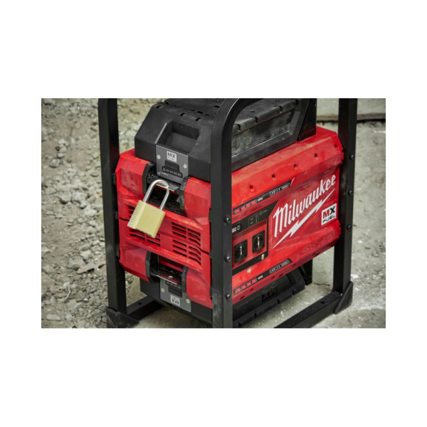 Інвертор напруги акумуляторний MILWAUKEE, MXF PS-602, 864Втч (2 акумулятори MXF XC406 6Аг) Інвертор напруги акумуляторний MILWAUKEE, MXF PS-602, 864Втч (2 акумулятори MXF XC406 6Аг)