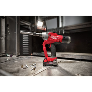 Заклепочник акумуляторний для замкових болтів безщітковий MILWAUKEE M18 ONEFLT-0X, діаметр 4,8-6,4мм (каркас, кліпса на ремінь.