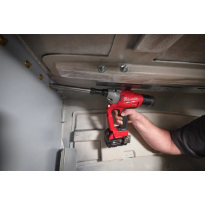 Заклепочник акумуляторний для замкових болтів безщітковий MILWAUKEE M18 ONEFLT-0X, діаметр 4,8-6,4мм (каркас, кліпса на ремінь.