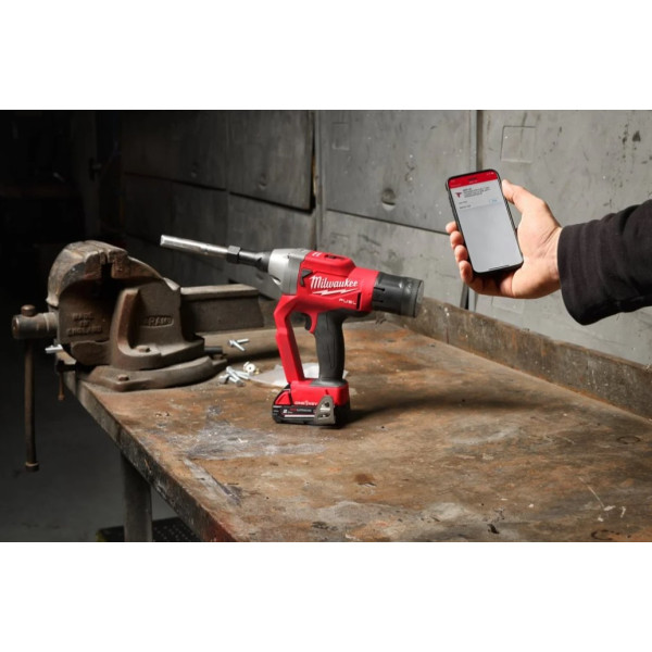 Заклепочник акумуляторний для замкових болтів безщітковий MILWAUKEE M18 ONEFLT-0X, діаметр 4,8-6,4мм (каркас, кліпса на ремінь.