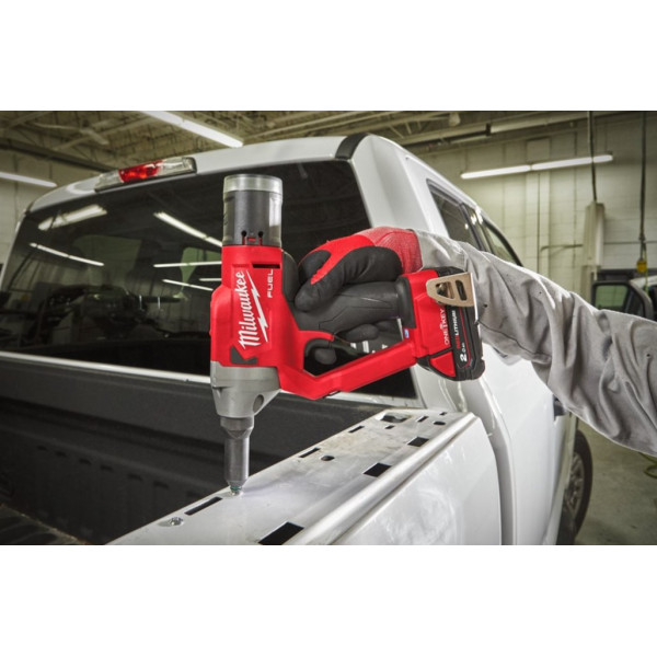 Заклепочник акумуляторний безщітковий MILWAUKEE M18 ONEFPRT-202X, діаметр заклепок 4,8-7,0мм (зарядний.пристрій М12-18 FC, 2 аку Заклепочник акумуляторний безщітковий MILWAUKEE M18 ONEFPRT-202X, діаметр заклепок 4,8-7,0мм (зарядний.пристрій М12-18 FC, 2 аку
