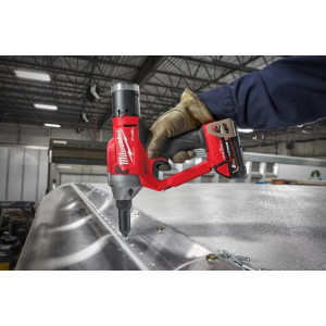 Заклепочник акумуляторний безщітковий MILWAUKEE M18 ONEFPRT-202X, діаметр заклепок 4,8-7,0мм (зарядний.пристрій М12-18 FC, 2 аку