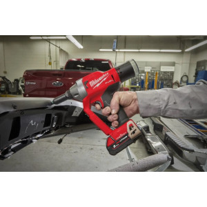 Заклепочник акумуляторний безщітковий MILWAUKEE M18 ONEFPRT-202X, діаметр заклепок 4,8-7,0мм (зарядний.пристрій М12-18 FC, 2 аку