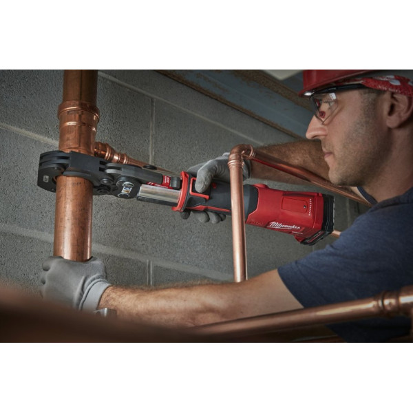 Обтискач гідравлічний акумуляторний для труб MILWAUKEE, M18 ONEBLHPT-302C M-SET (зарядний пристрій М12-18 FC, 2 акумулятори М18 Обтискач гідравлічний акумуляторний для труб MILWAUKEE, M18 ONEBLHPT-302C M-SET (зарядний пристрій М12-18 FC, 2 акумулятори М18