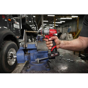 Дриль-шуруповерт акумуляторний MILWAUKEE, M12 FDD2-402X (зарядний пристрій С12 С, 2 акумулятори М12 В4 4Аг, кліпса для ременя, H