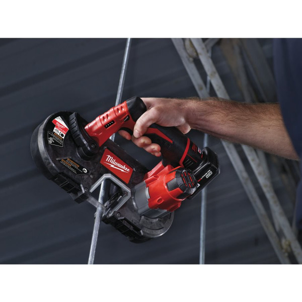 Пила стрічкова акумуляторна MILWAUKEE, M12 BS-402C (зарядний пристрій С12 С, 2 акумулятори М12 В4 4Ач, полотно, кейс) Пила стрічкова акумуляторна MILWAUKEE, M12 BS-402C (зарядний пристрій С12 С, 2 акумулятори М12 В4 4Ач, полотно, кейс)