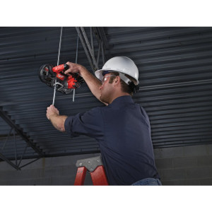 Пила стрічкова акумуляторна MILWAUKEE, M12 BS-402C (зарядний пристрій С12 С, 2 акумулятори М12 В4 4Ач, полотно, кейс)