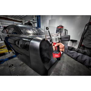 Заклепочник акумуляторний MILWAUKEE, M12 BPRT-0, діаметр заклепок 2,4-4,8мм (каркас, 4 накінечника, ключ, картонне пакування)