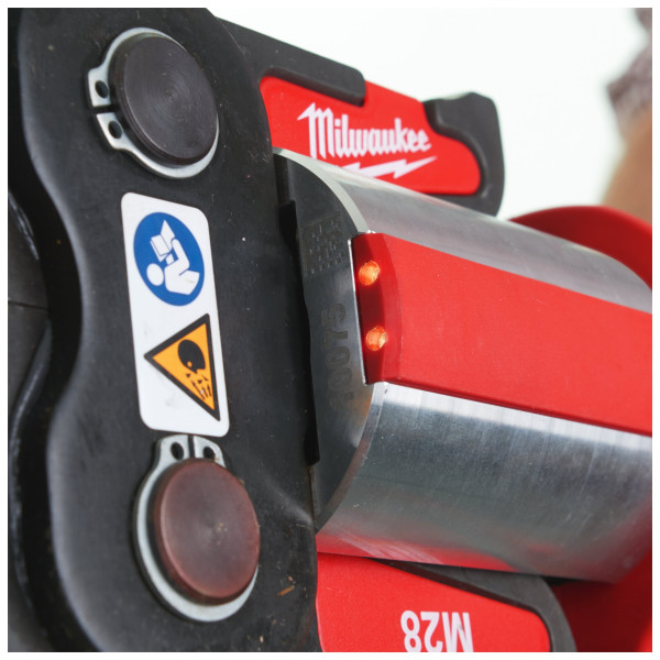 Обтискач гідравлічний акумуляторний для труб MILWAUKEE, M18 BLHPT-202C V-SET (зарядний пристрій М12-18 С, 2 акумулятори М18 В2 2