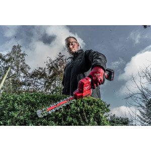 Кущоріз акумуляторний безщітковий MILWAUKEE, M12 FHT20-402, лезо 20см (зарядний пристрій С12 С, 2 акумулятори М12 В4 4Аг, картон
