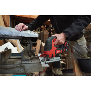 Лобзик акумуляторний MILWAUKEE, M18 BJS-402С (зарядний пристрій М12-18 С, 2 акумулятори М18 В4 4Аг, аксесуари, кейс)