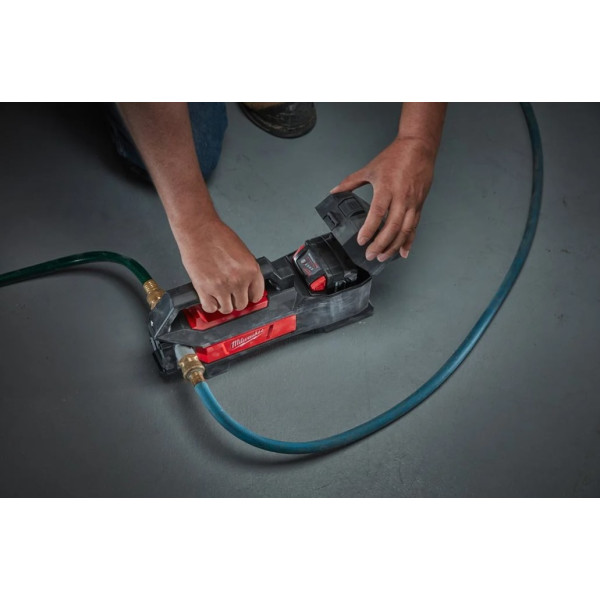Насос для води акумуляторний MILWAUKEE, M18 BTP-0 (каркас) Насос для води акумуляторний MILWAUKEE, M18 BTP-0 (каркас)