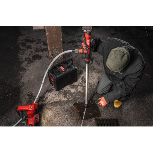 Насос для перекачування рідини акумуляторний MILWAUKEE, M12 BSWP-601 (зарядний пристрій С12 С, 1 акумулятор М12 В6 6Аг) Насос для перекачування рідини акумуляторний MILWAUKEE, M12 BSWP-601 (зарядний пристрій С12 С, 1 акумулятор М12 В6 6Аг)