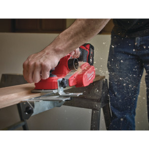 Рубанок акумуляторний MILWAUKEE, M18 BP-402C, 82мм (зарядний пристрій М12-18 С, 2 акумулятори М18 В4 4Аг, кейс)