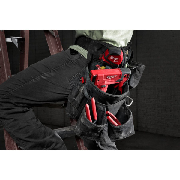 Степлер акумуляторний MILWAUKEE, M12 BST-202X (зарядний пристрій С12 С, 2 акумулятори М12 В2 2Аг, кліпса для ременя, HD кейс) Степлер акумуляторний MILWAUKEE, M12 BST-202X (зарядний пристрій С12 С, 2 акумулятори М12 В2 2Аг, кліпса для ременя, HD кейс)