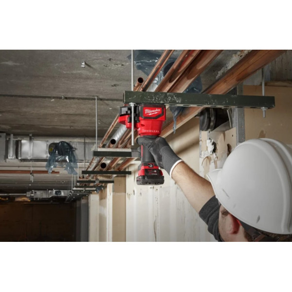 Шпилькоріз акумуляторний безщітковий MILWAUKEE M18 BLTRC-0X (каркас, HD кейс) Шпилькоріз акумуляторний безщітковий MILWAUKEE M18 BLTRC-0X (каркас, HD кейс)