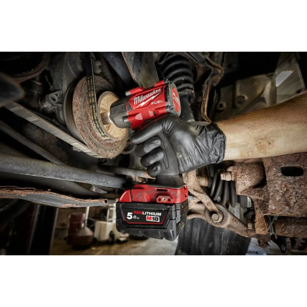 Гайковерт акумуляторний безщітковий 3/8'' MILWAUKEE, М18 FMTIW2F38-0X, 813Нм, з кільцем (каркас, кліпса для реміня, HDкейс)