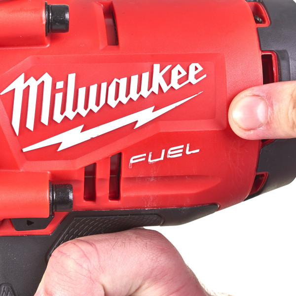Гайковерт акумуляторний безщітковий 1'' MILWAUKEE, M18 ONEFHIWF1-0X, 2400Нм, з кільцем (каркас, HD кейс)
