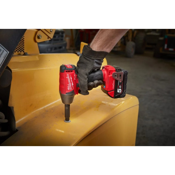 Гайковерт акумуляторний безщітковий 1/2'' MILWAUKEE, M18 FIW2F12-0Х, 339Нм, з кільцем (каркас, кліпса для реміня, HDкейс)