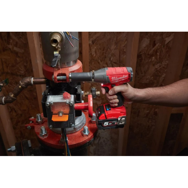 Гайковерт акумуляторний безщітковий 1/2'' MILWAUKEE, M18 FIW2F12-0Х, 339Нм, з кільцем (каркас, кліпса для реміня, HDкейс)
