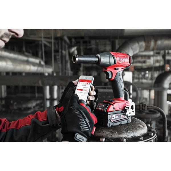 Гайковерт акумуляторний безщітковий 1/2'' MILWAUKEE, M18 FIW2F12-0Х, 339Нм, з кільцем (каркас, кліпса для реміня, HDкейс)
