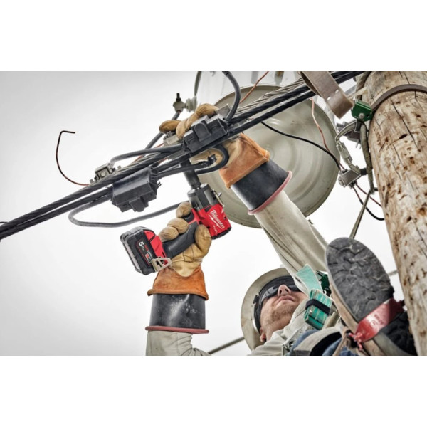 Гайковерт акумуляторний безщітковий 1/2'' MILWAUKEE, M18 FMTIW2P12-502X, 881Нм, з піном (зарядний пристрій M12-18 FC, 2 акумулят