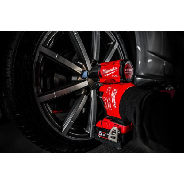 Гайковерт акумуляторний безщітковий 1/2'' MILWAUKEE, M18 FMTIW2F12-0Х, 881Нм, з кільцем (каркас, кліпса для реміня, HDкейс)