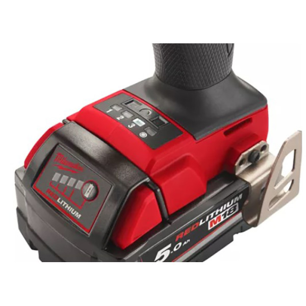 Гайковерт акумуляторний безщітковий MILWAUKEE 1/2" (881 Нм) M18 FMTIW2F12-502X, з фрикційним кільцем, (зарядний пристрій M12-18