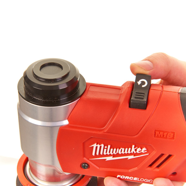 Пробійник гідравлічний для отворів акумуляторний FORCE LOGIC MILWAUKEE M18 HKP-201C (зарядний пристрій, 1 акумулятор М18 2Аг, ак Пробійник гідравлічний для отворів акумуляторний FORCE LOGIC MILWAUKEE M18 HKP-201C (зарядний пристрій, 1 акумулятор М18 2Аг, ак