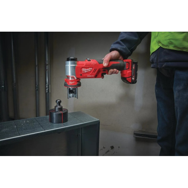 Пробійник гідравлічний для отворів акумуляторний FORCE LOGIC MILWAUKEE M18 HKP-201C (зарядний пристрій, 1 акумулятор М18 2Аг, ак Пробійник гідравлічний для отворів акумуляторний FORCE LOGIC MILWAUKEE M18 HKP-201C (зарядний пристрій, 1 акумулятор М18 2Аг, ак