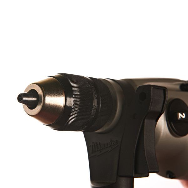 Дриль з ударом двошвидкісний MILWAUKEE, PD2E 24 R, 1020Вт (60Нм) (бічна рукоять, HD кейс) Дриль з ударом двошвидкісний MILWAUKEE, PD2E 24 R, 1020Вт (60Нм) (бічна рукоять, HD кейс)