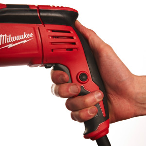 Дриль з ударом двошвидкісний MILWAUKEE, PD2E 24 R, 1020Вт (60Нм) (бічна рукоять, HD кейс)