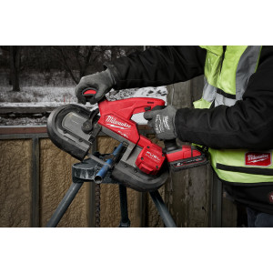 Пила стрічкова акумуляторна MILWAUKEE, M18 FBS85-202C (зарядний пристрій M12-18 FC, 2 акумулятори М18 В2 2Аг, аксесуари, кейс)