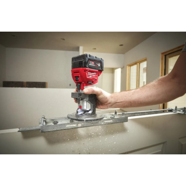 Фрезер кромкувальний акумулятрний MILWAUKEE, M18 FTR8-0X, цанга 6/8мм (насадки для відалення пилу 2шт, накладка 146мм, цанга 1х6
