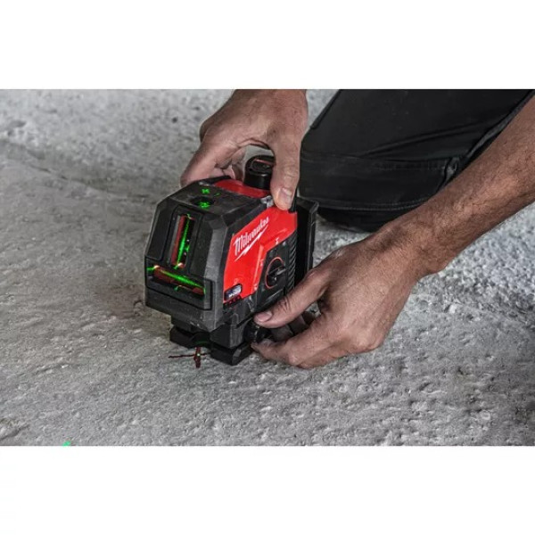 Нівелір лазерний лінійно-точковий акумуляторний MILWAUKEE M12 CLLP-301C (зелений промінь) Нівелір лазерний лінійно-точковий акумуляторний MILWAUKEE M12 CLLP-301C (зелений промінь)